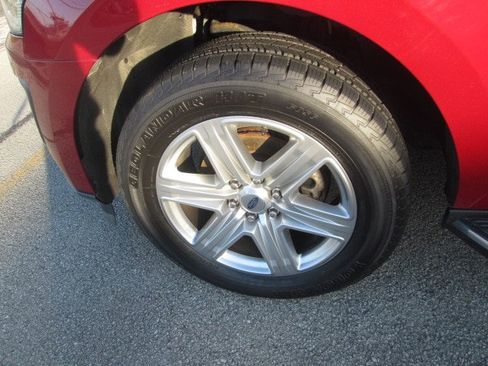 Used 2021 Ford Expedition XLT image 10