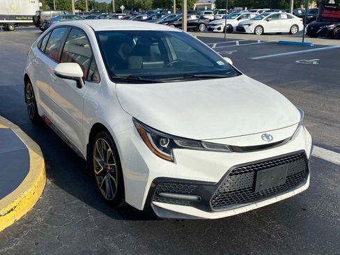 Used 2021 Toyota Corolla SE FWD image 2