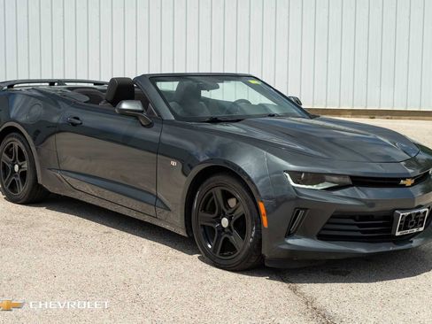 Used 2017 Chevrolet Camaro LT w/ Technology Package RWD image 3