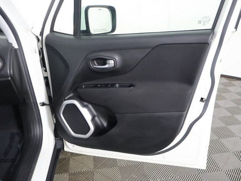 Used 2020 Jeep Renegade Latitude image 20