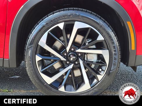 Used 2023 Mitsubishi Outlander SE image 12