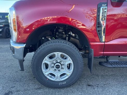 New 2026 Ford F250 XLT w/ FX4 Off-Road Package image 10