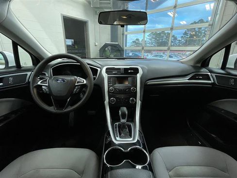 Used 2014 Ford Fusion S image 18