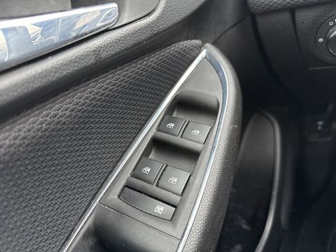 Used 2018 Chevrolet Cruze LT w/ Convenience Package image 25