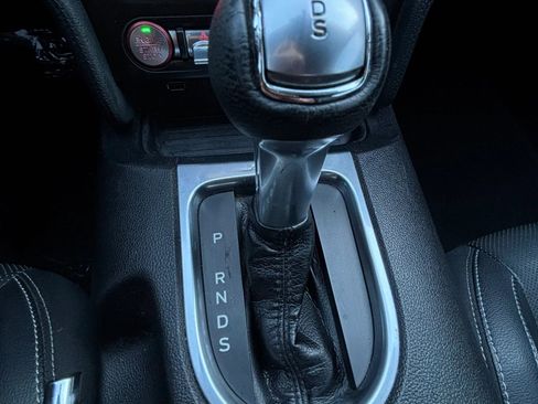 Used 2020 Ford Mustang Premium image 19