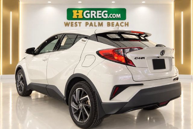 Used 2020 Toyota C-HR Limited FWD image 2