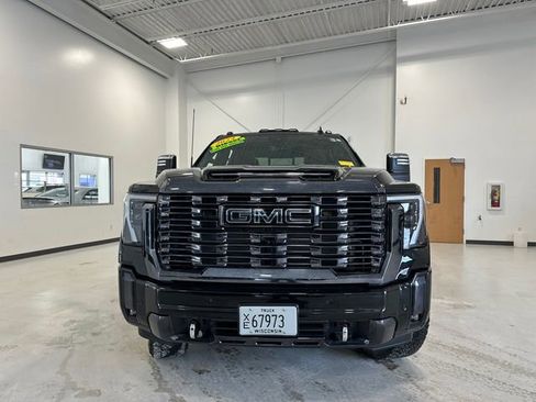 Used 2024 GMC Sierra 2500 Denali Ultimate w/ Max Trailering Package image 3