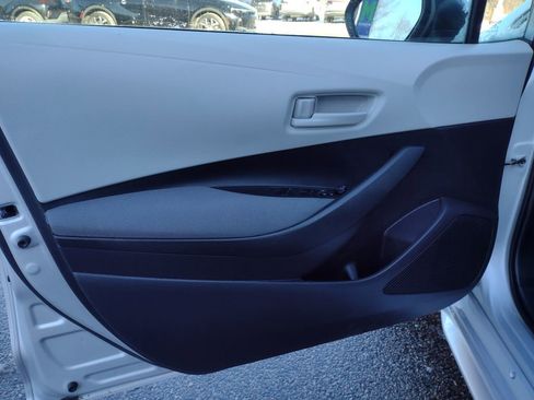 Used 2025 Toyota Corolla LE image 14