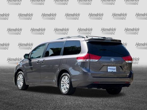 Used 2013 Toyota Sienna XLE FWD image 7