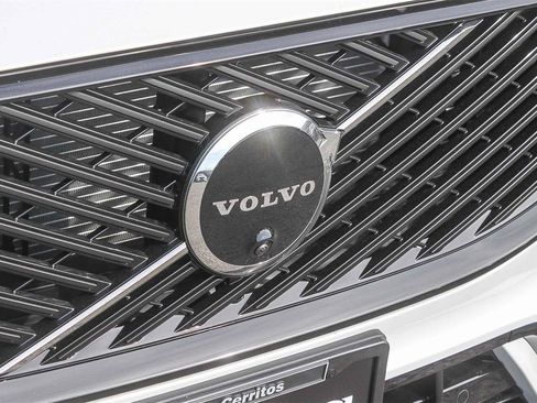 New 2026 Volvo XC60 T8 Ultra w/ Protection Package Premier image 5