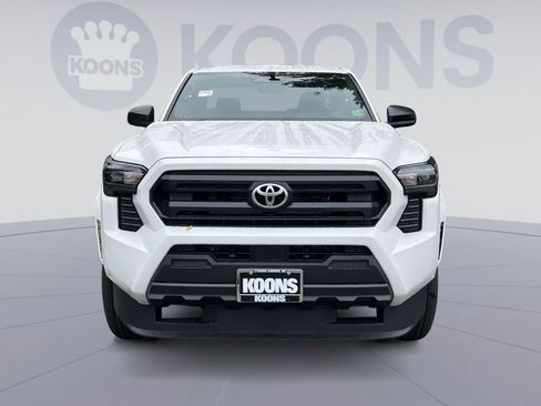 New 2025 Toyota Tacoma SR image 4