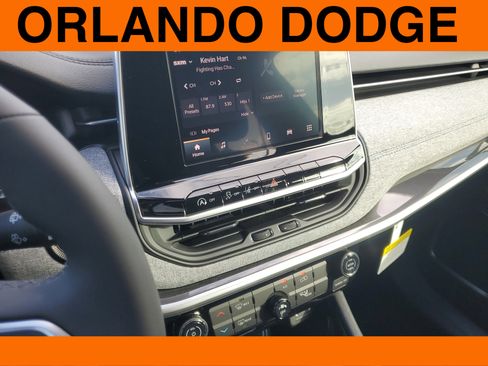 New 2026 Jeep Compass Latitude image 17