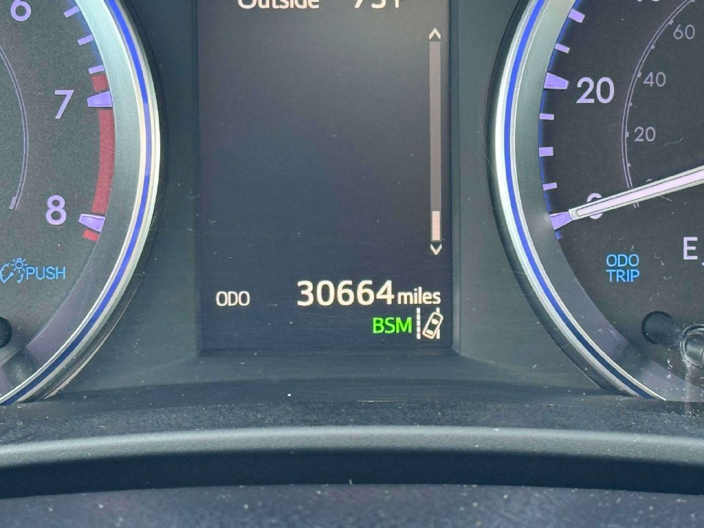 Used 2019 Toyota Highlander XLE AWD/4WD image 28