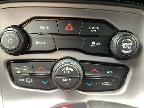 Used 2023 Dodge Challenger SXT image 17