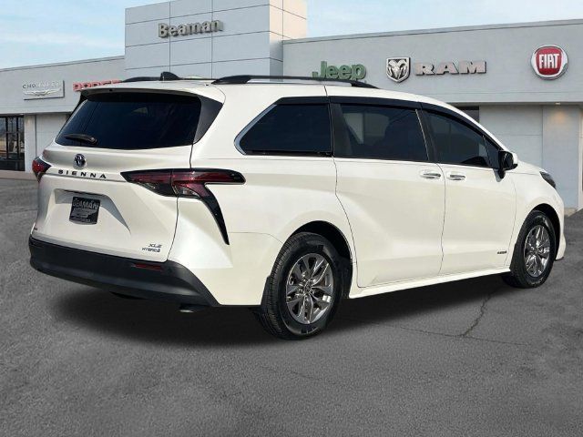 Used 2021 Toyota Sienna XLE FWD image 7