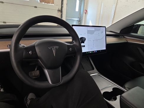 Used 2021 Tesla Model 3 Long Range AWD/4WD image 10