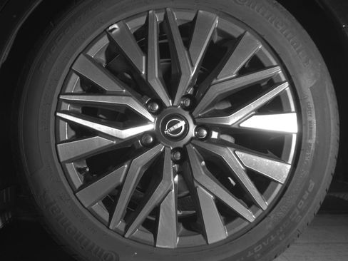 Used 2025 Nissan Altima 2.5 SV image 14