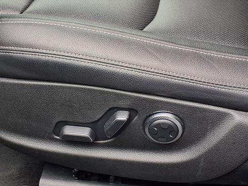 Used 2025 Genesis GV70 2.5T image 33