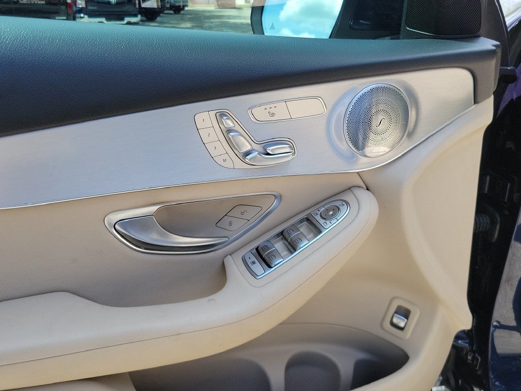 Used 2019 Mercedes-Benz GLC 300 image 12
