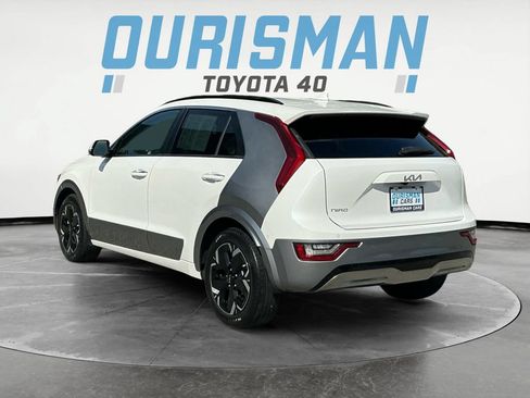 Used 2023 Kia Niro Wave w/ Wave Preserve Package FWD image 5