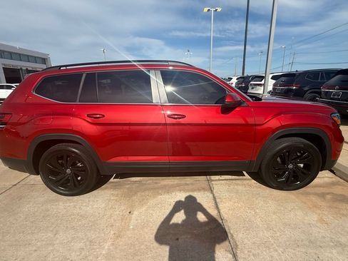 Used 2022 Volkswagen Atlas SE w/ Black Wheel Package FWD image 5