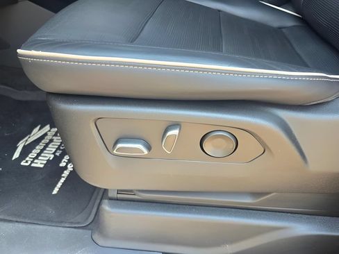 Used 2023 Cadillac Escalade Premium Luxury AWD/4WD image 15