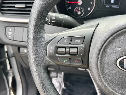 Used 2017 Kia Sorento FWD image 18