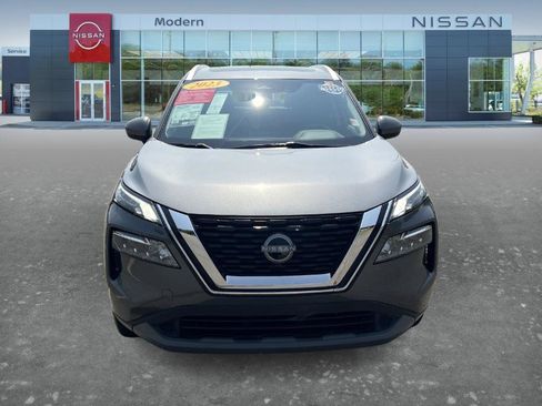 Certified 2023 Nissan Rogue SV w/ SV Premium B Package FWD image 2