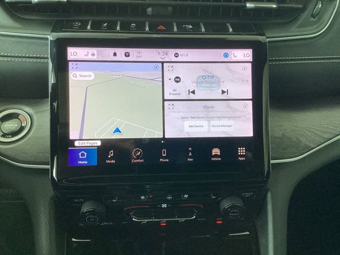 Used 2024 Jeep Grand Cherokee L Limited w/ Luxury Tech Group II image 16