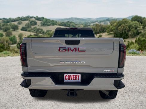 Used 2026 GMC Sierra 2500 AT4 w/ AT4 Premium Plus Package AWD/4WD image 9