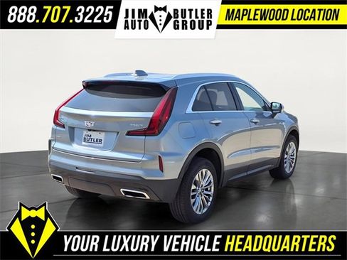 Used 2025 Cadillac XT4 Premium Luxury image 4