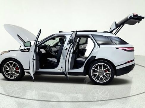 Used 2025 Land Rover Range Rover Velar Dynamic SE AWD/4WD image 15