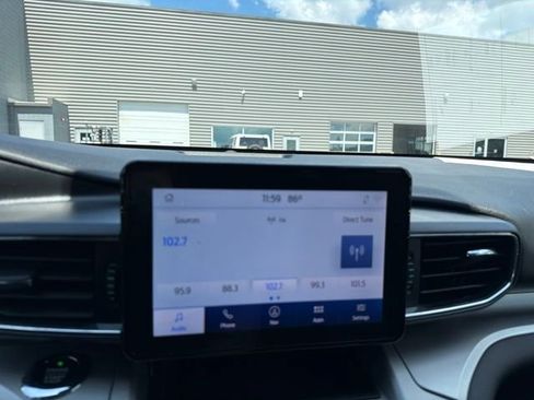 Used 2021 Ford Explorer XLT w/ Equipment Group 202A AWD/4WD image 20
