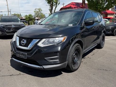 Used 2017 Nissan Rogue S AWD/4WD image 7