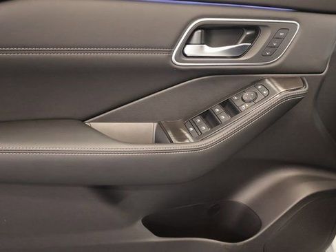 New 2026 Nissan Rogue Platinum image 13