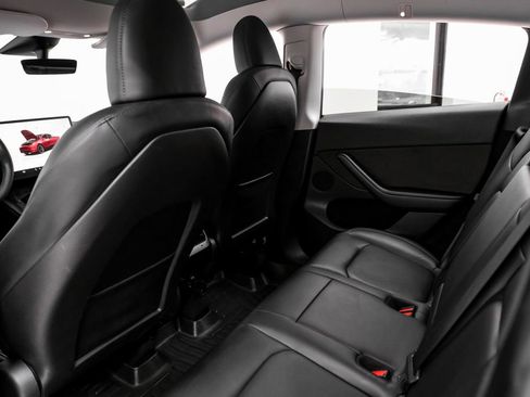 Used 2023 Tesla Model Y Long Range image 31