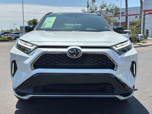 Used 2025 Toyota RAV4 XSE AWD/4WD image 2