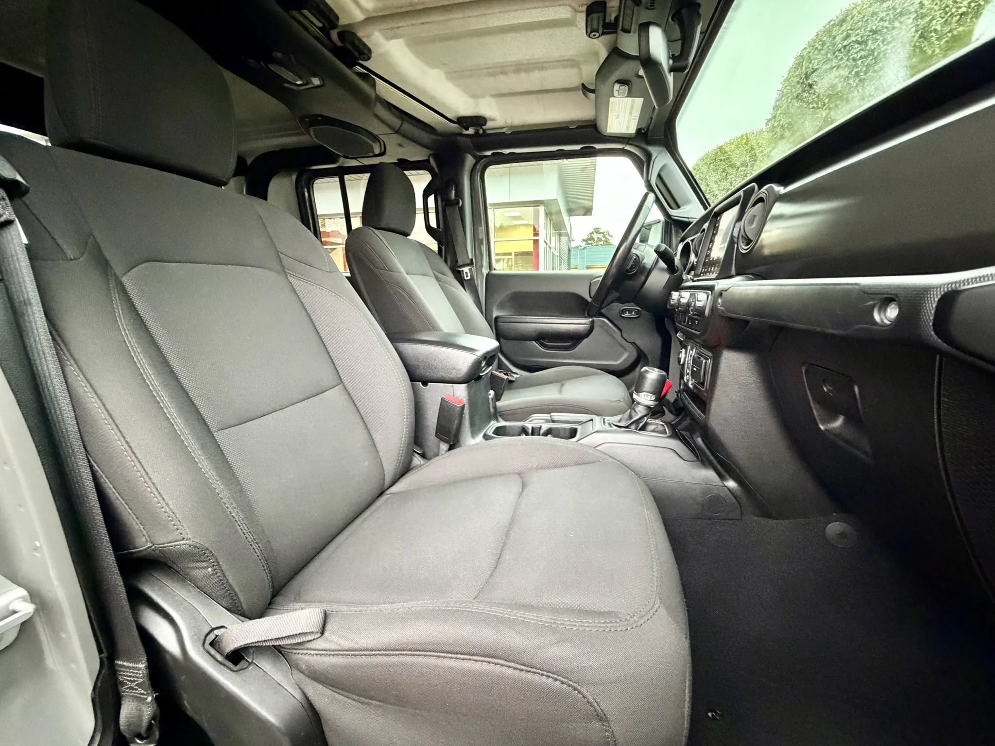 Used 2023 Jeep Gladiator Sport AWD/4WD image 23