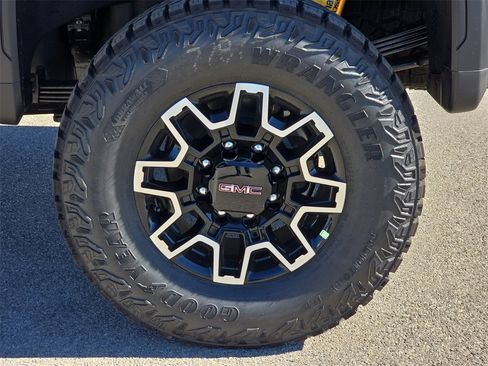 New 2026 GMC Sierra 2500 AT4X image 30
