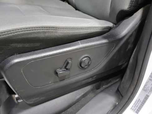 Used 2020 RAM 1500 Big Horn AWD/4WD image 10