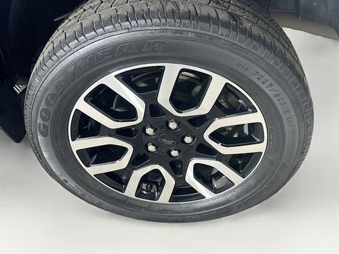 Used 2022 Ford Maverick Lariat w/ Lariat Luxury Package image 11