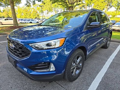 Used 2022 Ford Edge SEL w/ Sport Appearance Package AWD/4WD image 4
