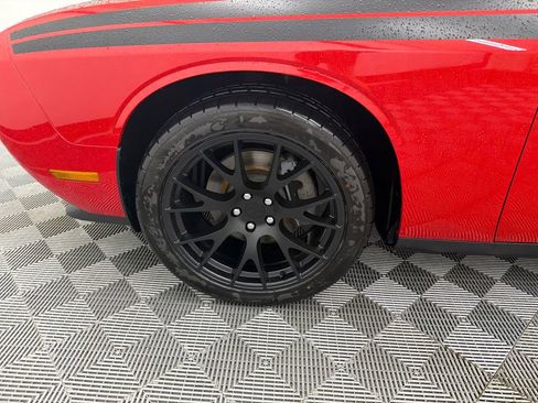 Used 2010 Dodge Challenger R/T RWD image 11