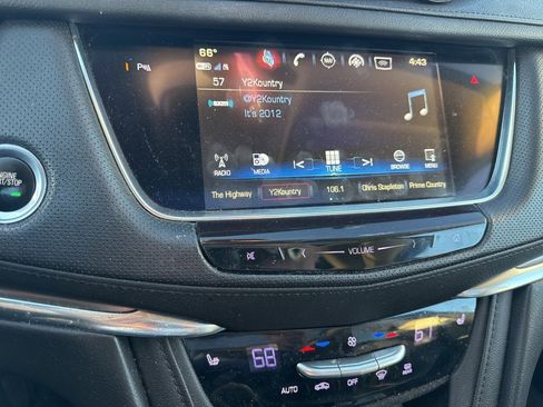 Used 2018 Cadillac XT5 Luxury w/ Driver Awareness Package image 10