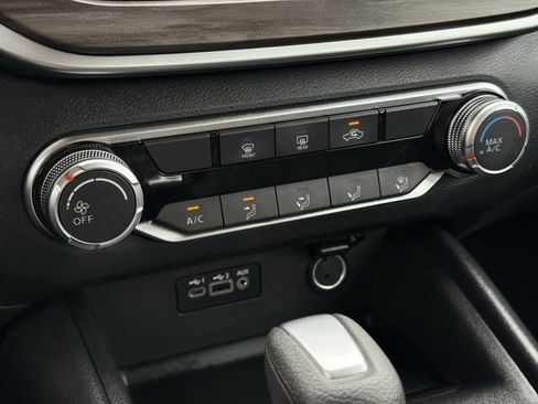 Used 2025 Nissan Altima 2.5 SV FWD image 18