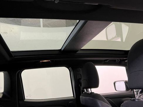 Certified 2022 Jeep Renegade Altitude w/ Sun/Sound Group image 14