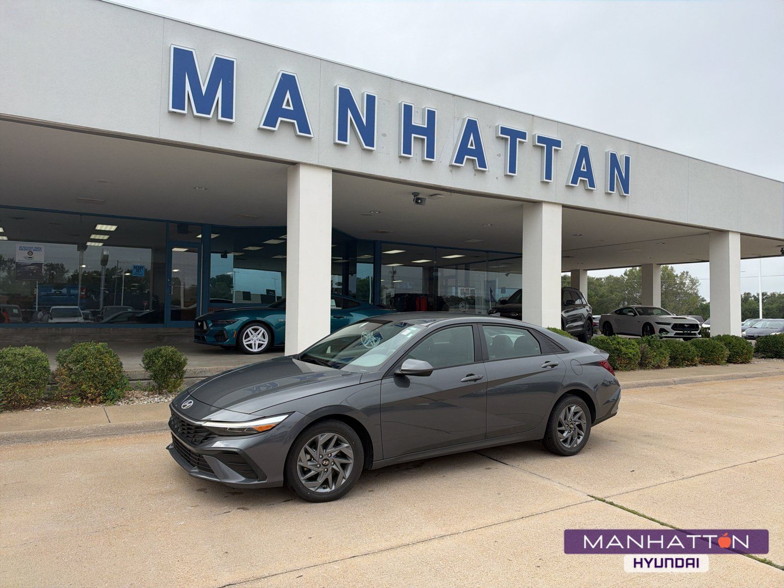 Used 2024 Hyundai Elantra SEL FWD image 1