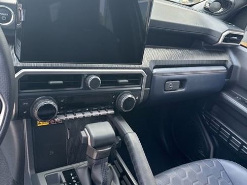 Used 2025 Toyota 4Runner 4WD image 10