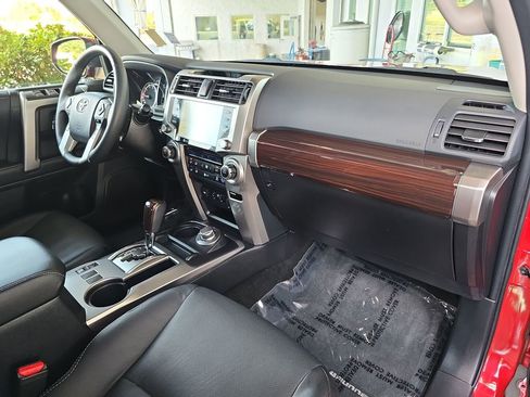 Used 2022 Toyota 4Runner Limited image 34