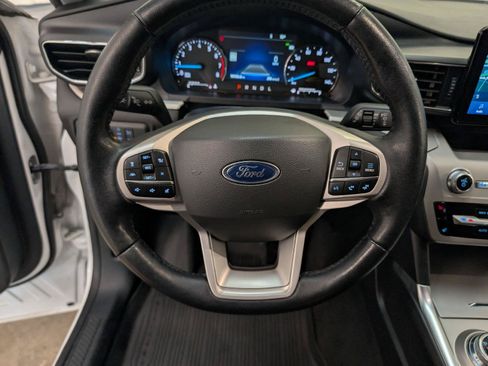 Used 2022 Ford Explorer XLT w/ Equipment Group 202A AWD/4WD image 21